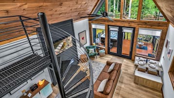 Smart TV y chimenea