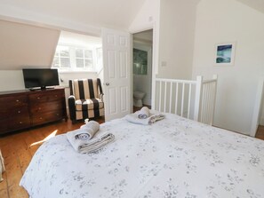 6 Schlafzimmer, individuell dekoriert, individuell eingerichtet