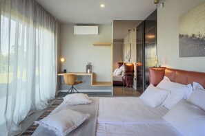 6 bedrooms, in-room safe, desk, iron/ironing board - Luxury 6BR Villa, Heated Infinity Pool, Playground (Pazin)