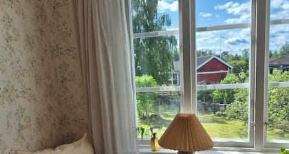 Charming Swedish Red House w Garden – 10 Min to Astrid Lindgren’s World