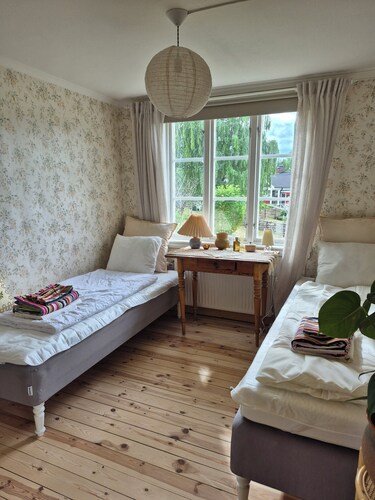 Charming Swedish Red House w Garden – 10 Min to Astrid Lindgren’s World