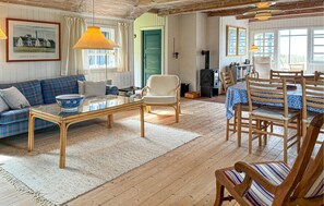 Smart TV, fireplace - Beautiful home in Fjerritslev with house sea view (Fjerritslev)