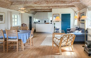 Interior - Beautiful home in Fjerritslev with house sea view (Fjerritslev)