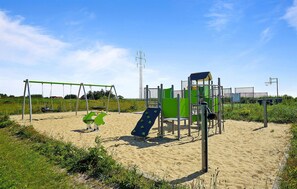 Children’s area - Nice home in Ringkøbing with sauna (Ringkøbing)