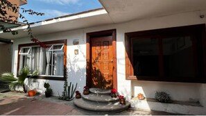 Exterior detail - Sacramento House (San Pedro Cholula)
