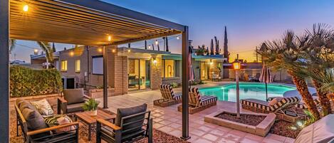 Outdoor pool, a heated pool