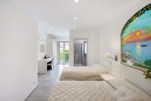 1 bedroom, WiFi, bed sheets - Amaranto Rooms – Il Sentiero Degli Dei with Mountain View, Wi-Fi & Air Conditioning (Pianillo)