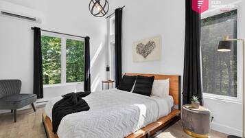 Desk, iron/ironing board, travel cot, free WiFi