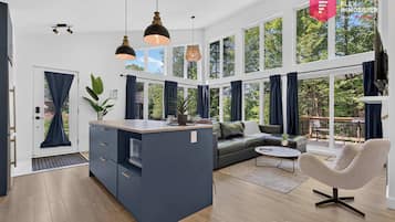 Smart TV, fireplace, offices