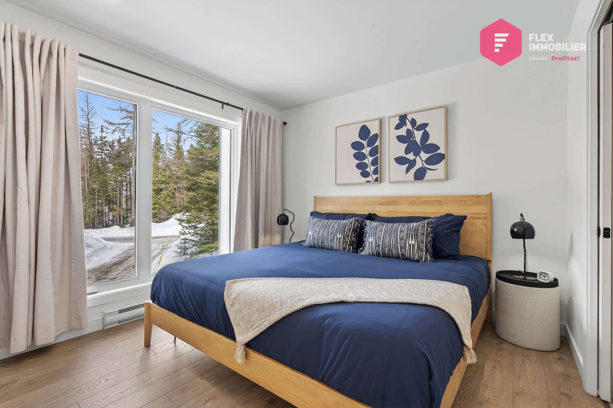 Iron/ironing board, travel crib, free WiFi, bed sheets