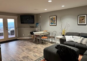 TV, fireplace