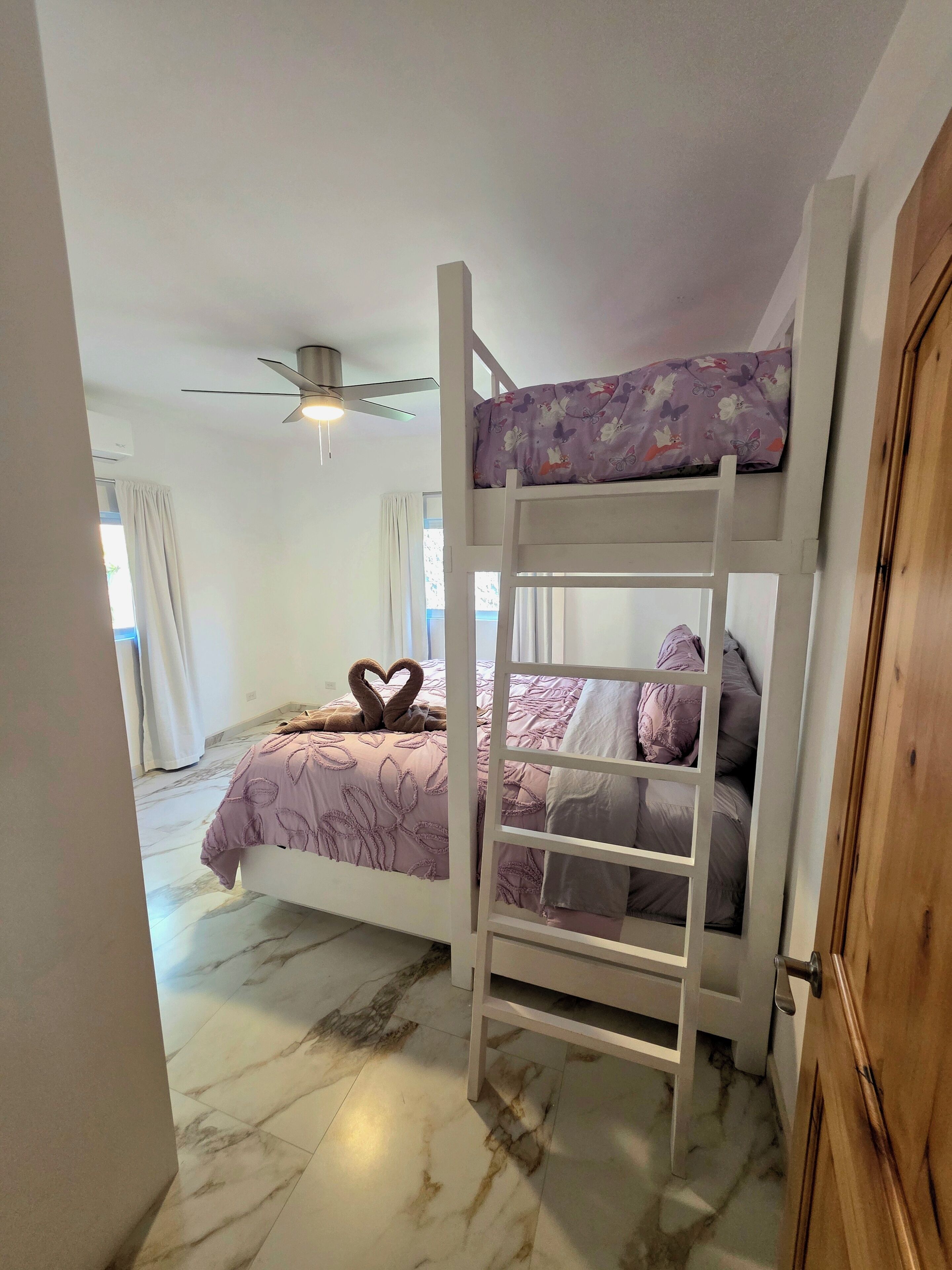 2 bedrooms, iron/ironing board, WiFi, bed sheets