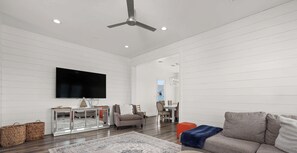 Smart TV - Alamo Sea!  Your Pointe West Private Getaway 2 Primary Bedrooms (Galveston)