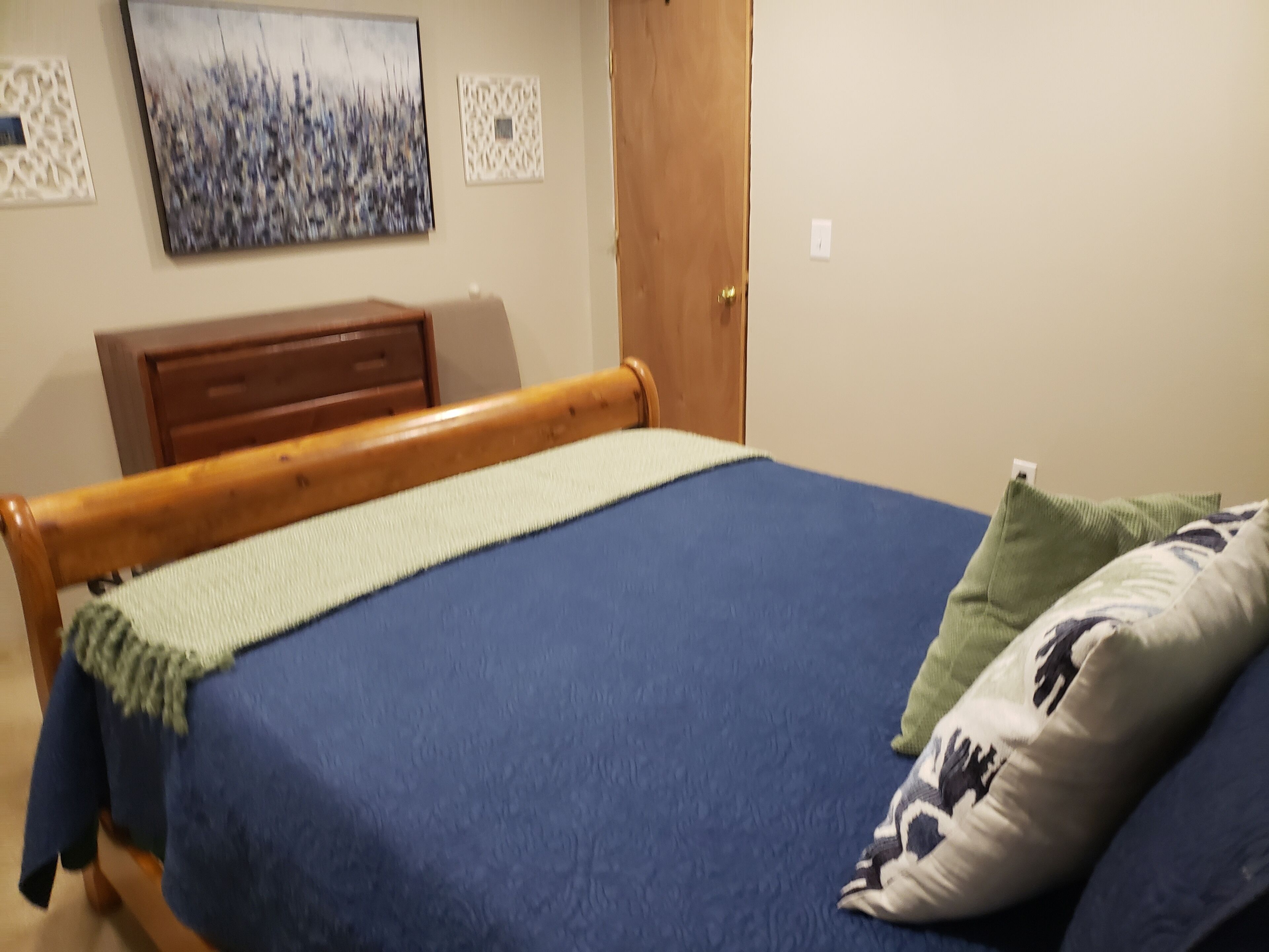 2 chambres, fer et planche à repasser, Wi-Fi, draps fournis