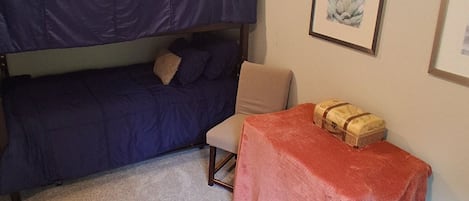 2 chambres, fer et planche Ă repasser, Wi-Fi, literie fournie