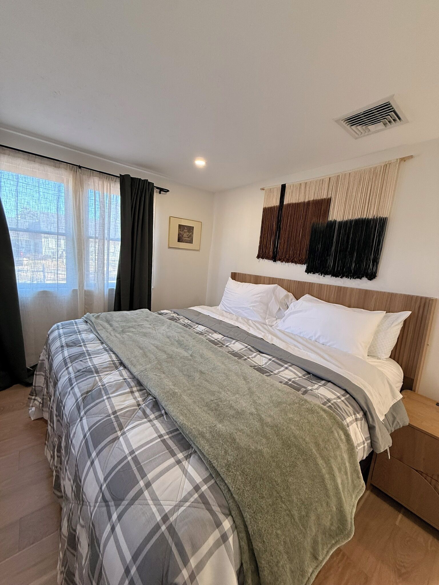 4 bedrooms, WiFi, bed sheets