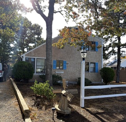 Modern Cape Beach Escape - Classic Coastal Charm