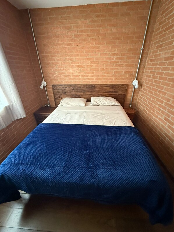 2 chambres, fer et planche Ă repasser, Wi-Fi, literie fournie