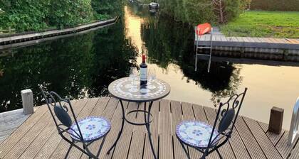 Sunny Pool Villa at Vinkeveense Plassen | 20 Min from Amsterdam