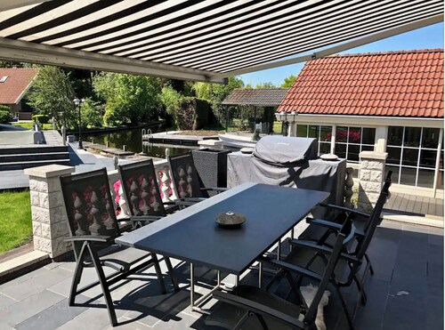 Sunny Pool Villa at Vinkeveense Plassen | 20 Min from Amsterdam
