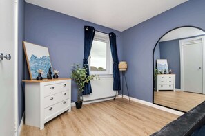 Interior - Fife Coast Stay with Parking & Garden in Rosyth - WiFi (Rosyth)