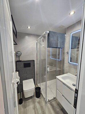 Apartment, 1 Schlafzimmer, Terrasse | Badezimmer