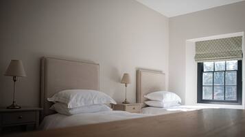 7 bedrooms, iron/ironing board, free WiFi, bed sheets