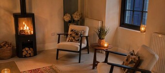 Tranquil 7-bedroom villa in charming Dundrum perfect for groups and families.