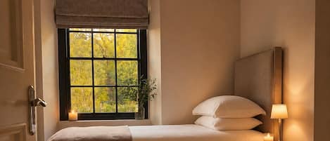 7 Schlafzimmer, Bügeleisen/Bügelbrett, kostenloses WLAN, Bettwäsche
