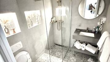 Free toiletries, slippers