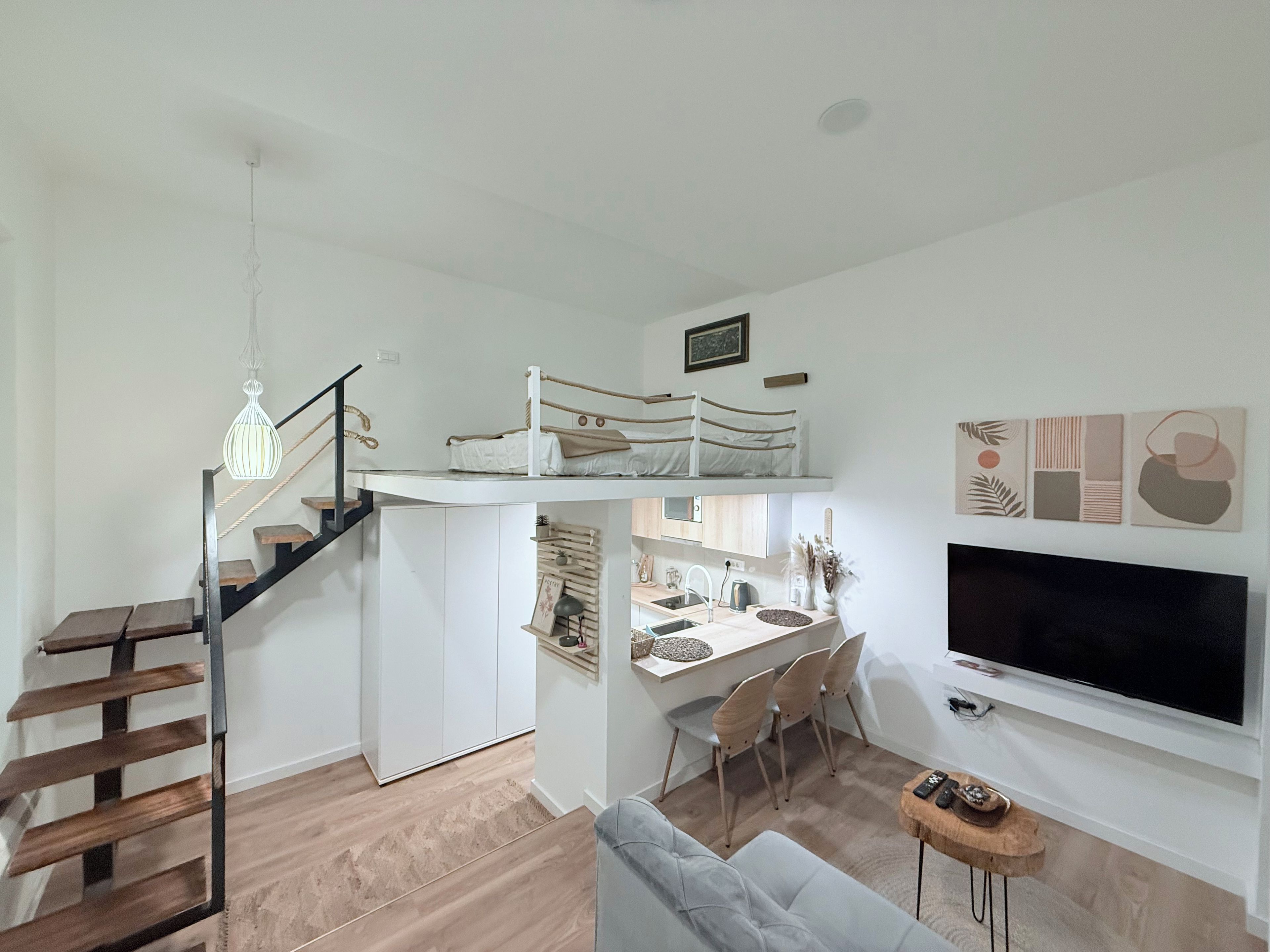 Junior Apartment | In-room safe, blackout drapes, iron/ironing board, WiFi (free)