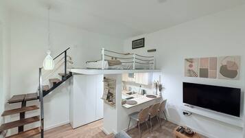 Junior Apartment | In-room safe, blackout drapes, iron/ironing board, WiFi (free)