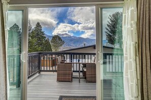 Interior - PeakView Lil Lux! Hot Tub & Mountain Views (Colorado Springs)