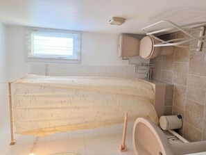 Bathroom - Vrbo Property (Calcatoggio)