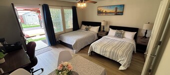 Comfy & Private Apt near SeaWorld, Lackland AFB & Downtown.