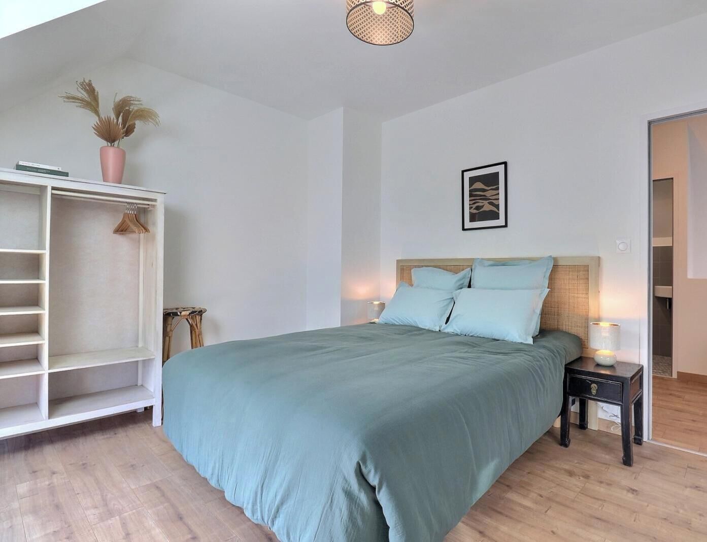 3 habitaciones, tabla de planchar con plancha y wifi gratis 