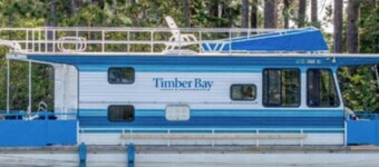 The Mallard Houseboat at Timber Bay