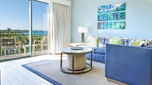 Smart TV, fireplace - 1 Bedroom Deluxe Ocean View - Rio Mar Margaritaville at Margaritaville Vacation (Río Grande)