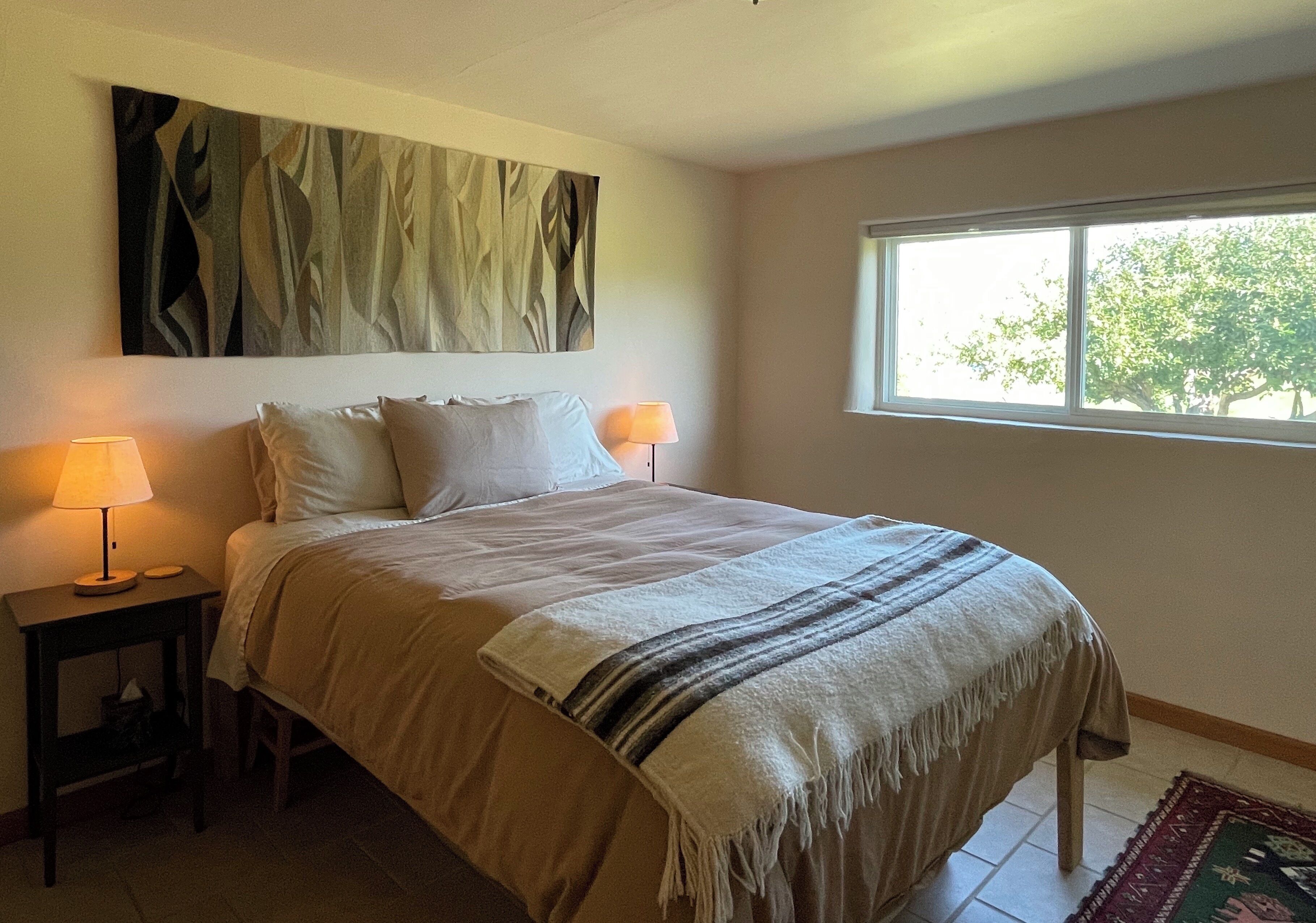 2 habitaciones, tabla de planchar con plancha y acceso a internet 