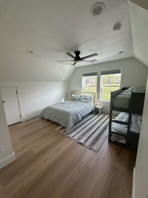1 bedroom, WiFi, bed sheets - The Lagoon Hideaway (Farmington)