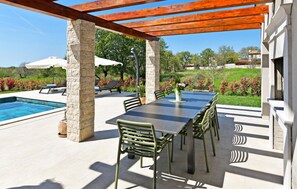 Outdoor dining - Awesome home in Porec (Porec)