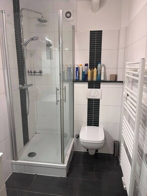 Gemeinsamer Schlafsaal, 1 Schlafzimmer | Badezimmer