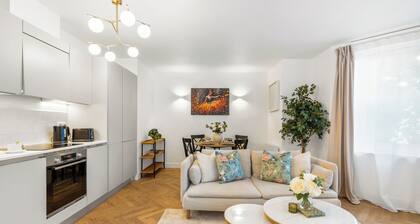 Stylish Seaside Apartment | Minutes from Beach