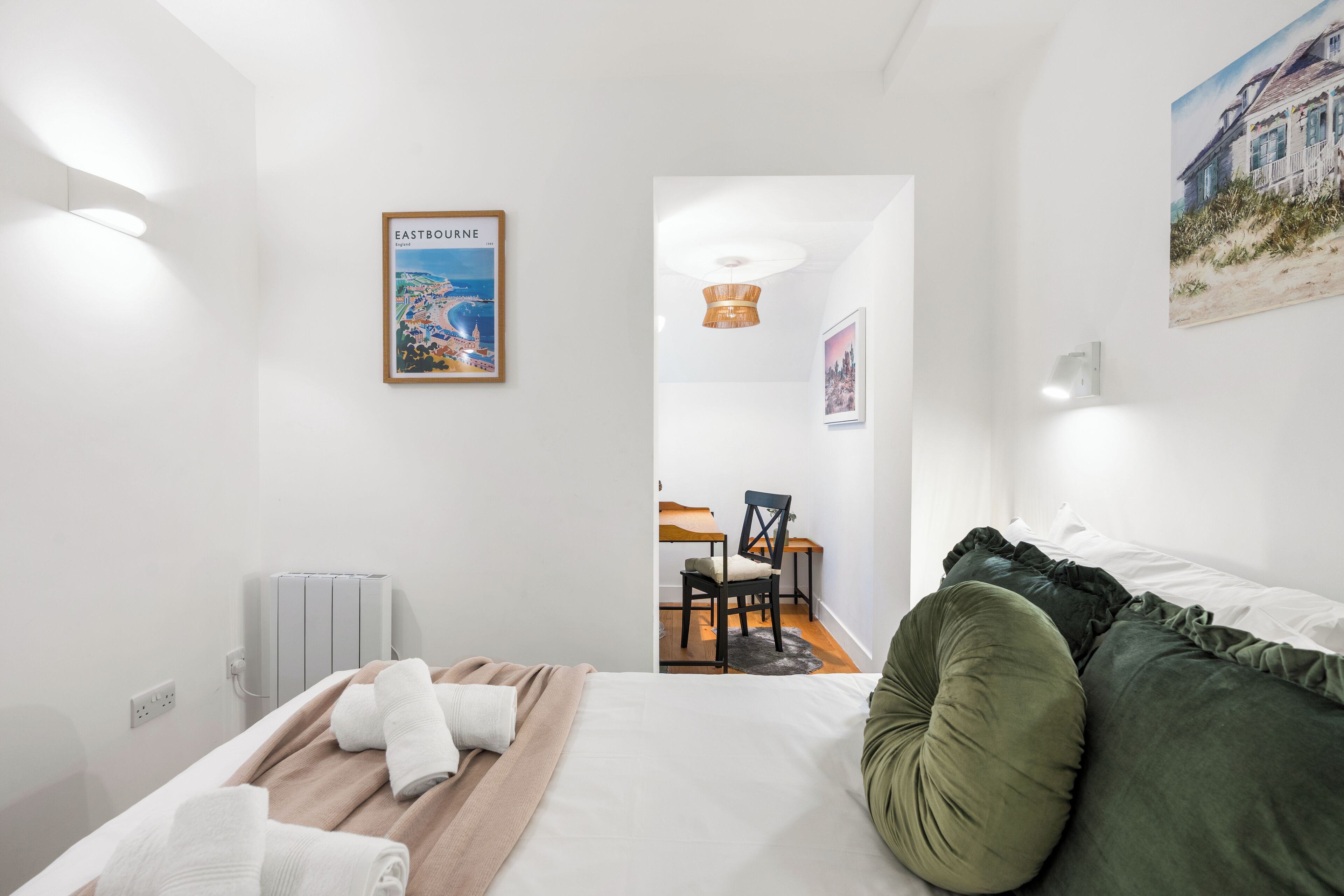 1 slaapkamer, een strijkplank/strijkijzer, internet, beddengoed