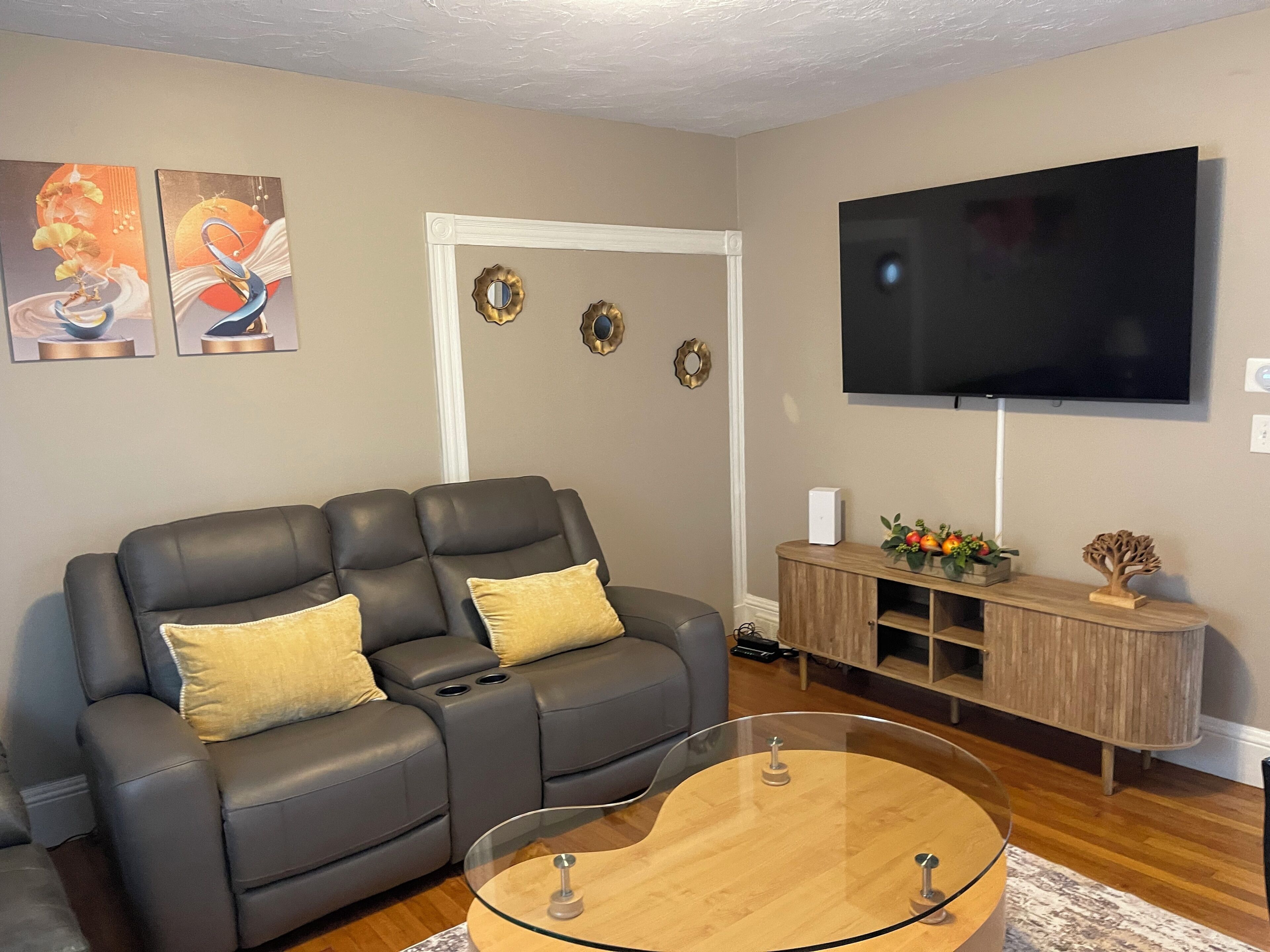 Smart TV, computer monitors