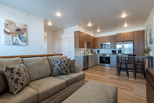 Two-bedroom Flat at Teton Peaks