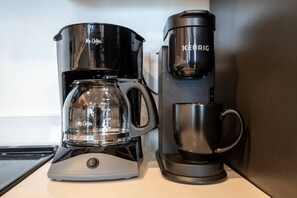 Kaffe og/eller kaffemaskine
