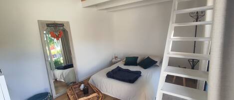 1 bedroom, internet, bed sheets
