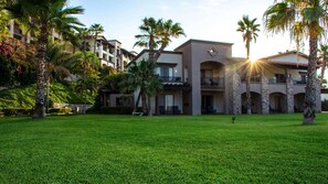 Exterior - Junior Ocean View Suite with Sunset Views in Cabo (Cabo San Lucas)