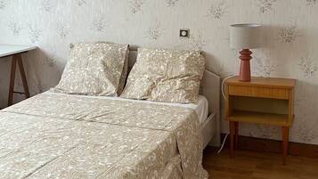 2 chambres, fer et planche à repasser, Wi-Fi, draps fournis